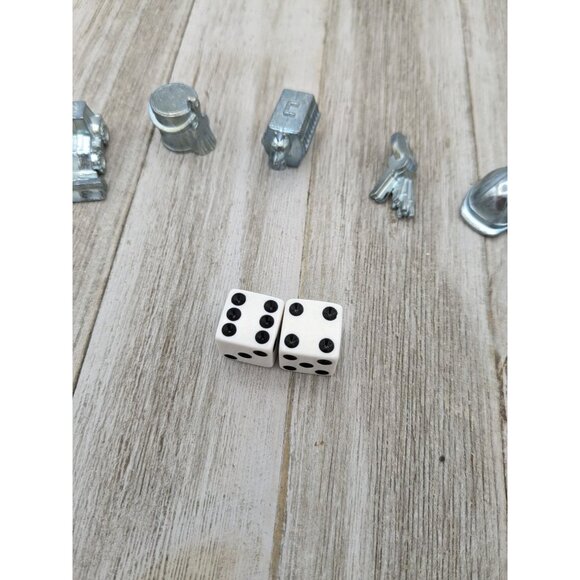 Monopoly City Ed Game Replacement Tokens Pieces Movers Set of 6 And Dice - Picture 4 of 4